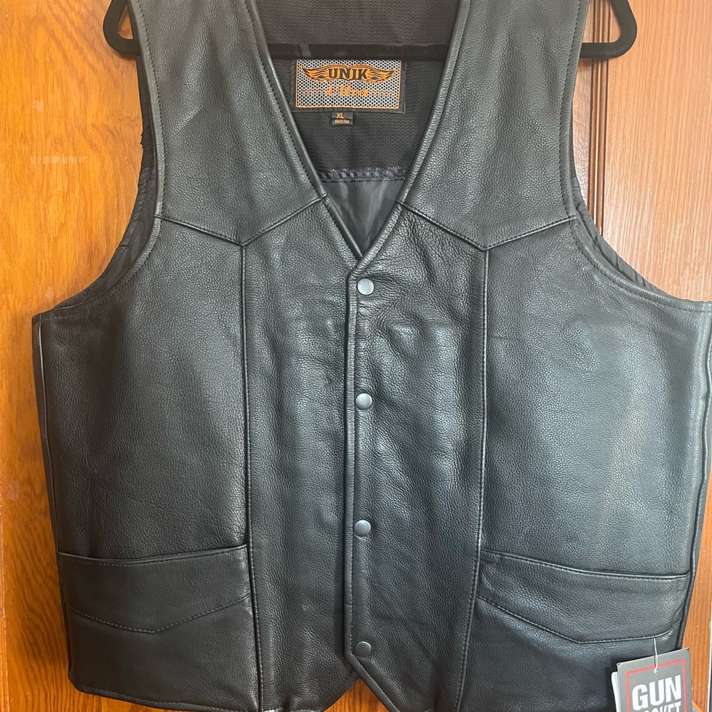 Unik Black Leather Vest Classic Biker Style